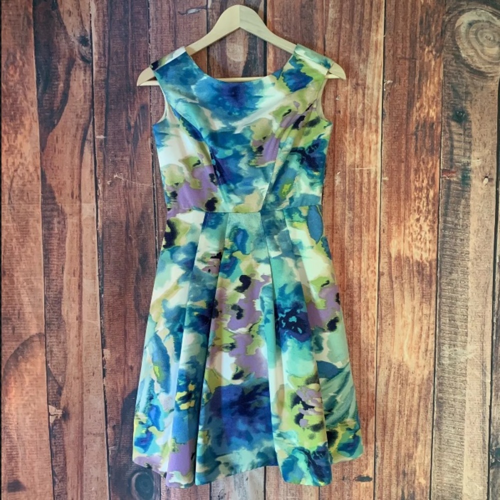 Eliza J Size 2 Watercolor Dress With Pockets